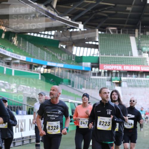 06.10.2024 - 19. swb-Marathon Bremen Yannick Fuchs http://msf.ph/oto/7449082 06.10.2024 10:30:14 Laufen im Stadion 7060, 7061, 7146, 7176, 7193, 7340, 7361, 7412, 7451, 7542, 7585, 7613, 7620, 7629, 7630, 7696, 7698, 7752, 7784, 7823, 7931, 7962, 7989, 8041, 8109, 8186, 8219, 8223, 8290, 8328, 8332, 8333, 8354, 8362, 8428, 8440, 8465, 8477, 8524, 8552, 8629, 8639, 8748, 8763, 8767, 8768, 8783, 8794, 8802, 8803, 8834, 8841, 8854, 8869, 8897, 8898, 8933, 8954, 9008, 9023, 9065, 9081 meine-sportfotos.de