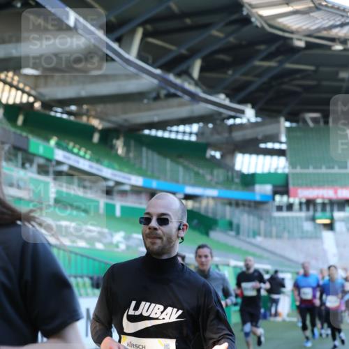 06.10.2024 - 19. swb-Marathon Bremen Yannick Fuchs http://msf.ph/oto/7449093 06.10.2024 10:30:17 Laufen im Stadion 7146, 7176, 7340, 7361, 7412, 7451, 7542, 7585, 7613, 7620, 7629, 7630, 7696, 7698, 7752, 7784, 7823, 7962, 7989, 8036, 8041, 8109, 8186, 8219, 8223, 8290, 8328, 8332, 8333, 8354, 8362, 8428, 8440, 8465, 8477, 8524, 8552, 8629, 8639, 8748, 8763, 8767, 8768, 8783, 8794, 8802, 8803, 8834, 8841, 8869, 8897, 8898, 8933, 8954, 9008, 9023, 9065, 9081 meine-sportfotos.de