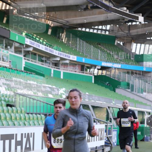 06.10.2024 - 19. swb-Marathon Bremen Yannick Fuchs http://msf.ph/oto/7449095 06.10.2024 10:30:18 Laufen im Stadion 7146, 7176, 7302, 7340, 7361, 7412, 7585, 7613, 7620, 7629, 7630, 7696, 7698, 7752, 7784, 7962, 8036, 8041, 8109, 8186, 8219, 8223, 8290, 8328, 8332, 8333, 8354, 8362, 8428, 8440, 8465, 8477, 8524, 8552, 8629, 8639, 8748, 8763, 8767, 8768, 8783, 8794, 8802, 8803, 8834, 8841, 8869, 8897, 8898, 8933, 9008, 9023, 9065, 9081 meine-sportfotos.de