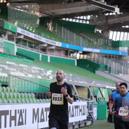 06.10.2024 - 19. swb-Marathon Bremen Yannick Fuchs http://msf.ph/oto/7449102 06.10.2024 10:30:20 Laufen im Stadion 7029, 7053, 7146, 7176, 7302, 7340, 7361, 7412, 7585, 7613, 7620, 7629, 7630, 7696, 7698, 7752, 7784, 7962, 8036, 8041, 8109, 8186, 8219, 8223, 8290, 8328, 8332, 8333, 8354, 8362, 8428, 8440, 8465, 8469, 8477, 8524, 8552, 8629, 8639, 8748, 8763, 8768, 8783, 8794, 8802, 8803, 8834, 8841, 8869, 8897, 8898, 8933, 9008, 9023, 9065, 9081 meine-sportfotos.de