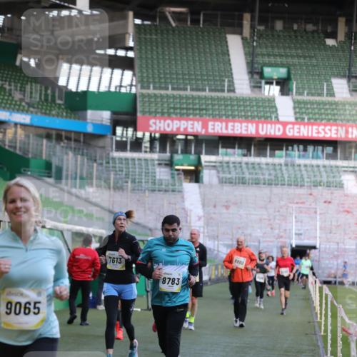 06.10.2024 - 19. swb-Marathon Bremen Yannick Fuchs http://msf.ph/oto/7449115 06.10.2024 10:30:23 Laufen im Stadion 7029, 7053, 7144, 7146, 7176, 7302, 7340, 7361, 7412, 7585, 7613, 7620, 7629, 7630, 7698, 7752, 7784, 7962, 8036, 8041, 8109, 8186, 8219, 8223, 8290, 8328, 8332, 8333, 8354, 8428, 8440, 8465, 8469, 8477, 8524, 8552, 8629, 8639, 8748, 8763, 8768, 8783, 8794, 8802, 8803, 8834, 8841, 8869, 8897, 8898, 8931, 8933, 9008, 9023, 9065, 9081 meine-sportfotos.de