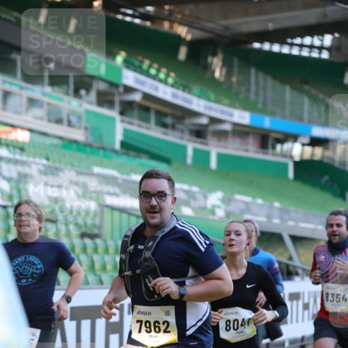 06.10.2024 - 19. swb-Marathon Bremen Yannick Fuchs http://msf.ph/oto/7449123 06.10.2024 10:30:25 Laufen im Stadion 7029, 7053, 7144, 7146, 7176, 7302, 7340, 7361, 7412, 7585, 7613, 7620, 7629, 7630, 7698, 7752, 7784, 7962, 8036, 8041, 8109, 8186, 8219, 8223, 8290, 8328, 8332, 8333, 8354, 8428, 8440, 8465, 8469, 8477, 8524, 8552, 8629, 8639, 8748, 8763, 8768, 8783, 8794, 8802, 8803, 8834, 8841, 8869, 8897, 8898, 8931, 8933, 9008, 9023, 9065, 9081 meine-sportfotos.de