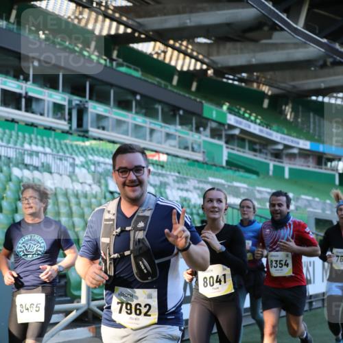 06.10.2024 - 19. swb-Marathon Bremen Yannick Fuchs http://msf.ph/oto/7449126 06.10.2024 10:30:26 Laufen im Stadion 7029, 7053, 7144, 7146, 7176, 7302, 7361, 7412, 7585, 7613, 7620, 7629, 7630, 7698, 7752, 7784, 7962, 8036, 8041, 8109, 8186, 8219, 8223, 8290, 8328, 8332, 8333, 8354, 8428, 8440, 8465, 8469, 8477, 8524, 8552, 8622, 8629, 8639, 8748, 8763, 8768, 8783, 8794, 8802, 8803, 8834, 8841, 8869, 8897, 8898, 8931, 8933, 9008, 9023, 9065, 9081 meine-sportfotos.de
