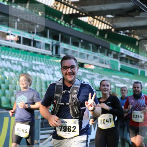 06.10.2024 - 19. swb-Marathon Bremen Yannick Fuchs http://msf.ph/oto/7449127 06.10.2024 10:30:26 Laufen im Stadion 7029, 7053, 7144, 7146, 7176, 7302, 7361, 7412, 7585, 7613, 7620, 7629, 7630, 7698, 7752, 7784, 7962, 8036, 8041, 8109, 8186, 8219, 8223, 8290, 8328, 8332, 8333, 8354, 8428, 8440, 8465, 8469, 8477, 8524, 8552, 8622, 8629, 8639, 8748, 8763, 8768, 8783, 8794, 8802, 8803, 8834, 8841, 8869, 8897, 8898, 8931, 8933, 9008, 9023, 9065, 9081 meine-sportfotos.de
