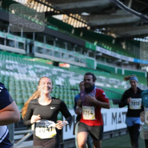 06.10.2024 - 19. swb-Marathon Bremen Yannick Fuchs http://msf.ph/oto/7449130 06.10.2024 10:30:26 Laufen im Stadion 7029, 7053, 7144, 7146, 7176, 7302, 7361, 7412, 7585, 7613, 7620, 7629, 7630, 7698, 7752, 7784, 7962, 8036, 8041, 8109, 8186, 8219, 8223, 8290, 8328, 8332, 8333, 8354, 8428, 8440, 8465, 8469, 8477, 8524, 8552, 8622, 8629, 8639, 8748, 8763, 8768, 8783, 8794, 8802, 8803, 8834, 8841, 8869, 8897, 8898, 8931, 8933, 9008, 9023, 9065, 9081 meine-sportfotos.de