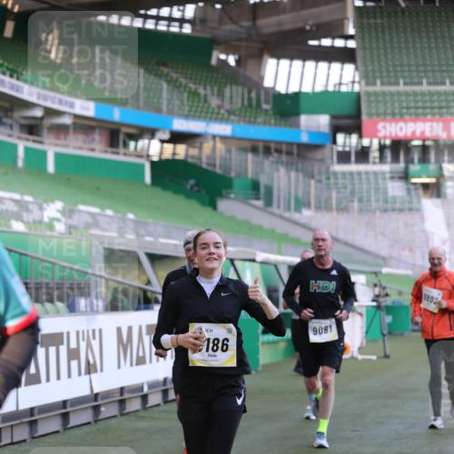 06.10.2024 - 19. swb-Marathon Bremen Yannick Fuchs http://msf.ph/oto/7449132 06.10.2024 10:30:27 Laufen im Stadion 7029, 7053, 7144, 7146, 7176, 7302, 7361, 7412, 7585, 7613, 7620, 7629, 7630, 7698, 7752, 7962, 8036, 8041, 8109, 8186, 8219, 8223, 8290, 8328, 8332, 8333, 8354, 8428, 8440, 8465, 8469, 8477, 8524, 8552, 8622, 8629, 8639, 8748, 8768, 8783, 8794, 8802, 8803, 8834, 8841, 8869, 8897, 8898, 8931, 8933, 9008, 9023, 9065, 9081 meine-sportfotos.de