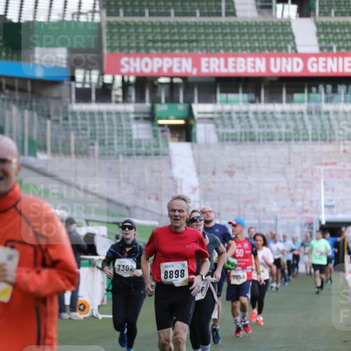 06.10.2024 - 19. swb-Marathon Bremen Yannick Fuchs http://msf.ph/oto/7449146 06.10.2024 10:30:31 Laufen im Stadion 7029, 7046, 7053, 7144, 7176, 7302, 7361, 7412, 7585, 7613, 7629, 7630, 7698, 7752, 7962, 8036, 8041, 8109, 8186, 8219, 8223, 8290, 8328, 8332, 8333, 8354, 8428, 8440, 8465, 8469, 8477, 8524, 8552, 8622, 8639, 8748, 8783, 8794, 8802, 8803, 8834, 8841, 8897, 8898, 8931, 8933, 8960, 9008, 9023, 9065, 9081 meine-sportfotos.de