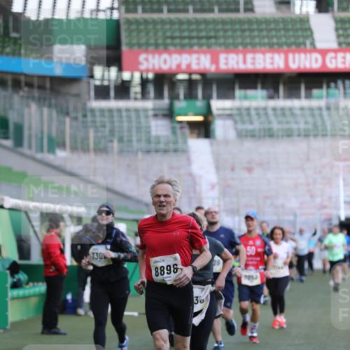 06.10.2024 - 19. swb-Marathon Bremen Yannick Fuchs http://msf.ph/oto/7449153 06.10.2024 10:30:32 Laufen im Stadion 7029, 7046, 7053, 7144, 7176, 7302, 7361, 7412, 7585, 7613, 7629, 7630, 7698, 7752, 7962, 8036, 8041, 8109, 8186, 8219, 8223, 8290, 8328, 8332, 8333, 8354, 8428, 8440, 8465, 8469, 8477, 8524, 8552, 8622, 8639, 8748, 8783, 8794, 8802, 8803, 8834, 8841, 8897, 8898, 8931, 8933, 8960, 9008, 9023, 9065, 9081 meine-sportfotos.de