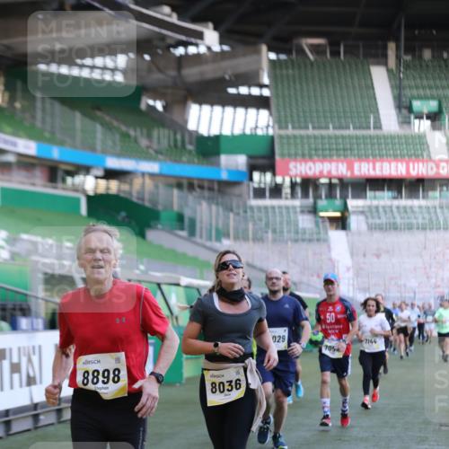 06.10.2024 - 19. swb-Marathon Bremen Yannick Fuchs http://msf.ph/oto/7449158 06.10.2024 10:30:35 Laufen im Stadion 7029, 7046, 7053, 7089, 7144, 7261, 7302, 7361, 7412, 7585, 7613, 7629, 7630, 7698, 7752, 7962, 8023, 8036, 8041, 8186, 8219, 8223, 8245, 8290, 8328, 8332, 8333, 8354, 8428, 8440, 8465, 8469, 8477, 8524, 8552, 8622, 8639, 8748, 8783, 8794, 8802, 8810, 8834, 8841, 8897, 8898, 8931, 8933, 8960, 8985, 9008, 9023, 9035, 9065, 9081 meine-sportfotos.de