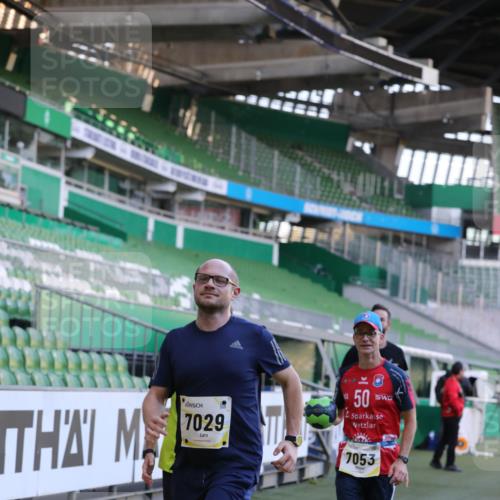 06.10.2024 - 19. swb-Marathon Bremen Yannick Fuchs http://msf.ph/oto/7449173 06.10.2024 10:30:38 Laufen im Stadion 7029, 7046, 7053, 7089, 7144, 7213, 7261, 7302, 7458, 7585, 7613, 7629, 7630, 7698, 7752, 7962, 8023, 8036, 8041, 8186, 8219, 8223, 8245, 8290, 8328, 8332, 8333, 8354, 8428, 8440, 8469, 8477, 8552, 8622, 8748, 8783, 8794, 8802, 8810, 8841, 8897, 8898, 8931, 8933, 8960, 8985, 9008, 9023, 9035, 9065, 9081 meine-sportfotos.de