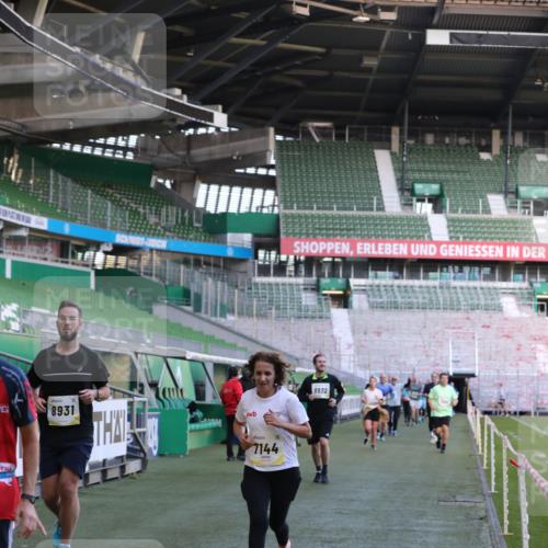 06.10.2024 - 19. swb-Marathon Bremen Yannick Fuchs http://msf.ph/oto/7449179 06.10.2024 10:30:40 Laufen im Stadion 7029, 7046, 7053, 7089, 7144, 7213, 7261, 7302, 7458, 7585, 7613, 7698, 7962, 8023, 8036, 8041, 8186, 8223, 8245, 8290, 8328, 8332, 8333, 8354, 8392, 8428, 8437, 8440, 8469, 8477, 8552, 8622, 8748, 8783, 8794, 8802, 8810, 8841, 8892, 8897, 8898, 8931, 8933, 8960, 8985, 9008, 9023, 9035, 9065, 9081 meine-sportfotos.de