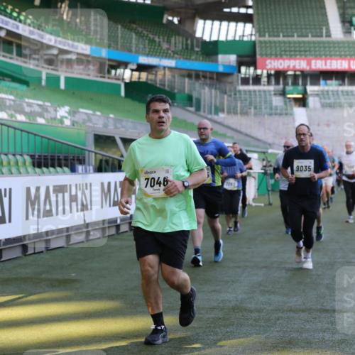 06.10.2024 - 19. swb-Marathon Bremen Yannick Fuchs http://msf.ph/oto/7449204 06.10.2024 10:30:50 Laufen im Stadion 7029, 7046, 7053, 7089, 7144, 7213, 7250, 7261, 7302, 7458, 7613, 7698, 7947, 7962, 8023, 8036, 8041, 8058, 8245, 8354, 8392, 8433, 8437, 8469, 8553, 8586, 8622, 8633, 8634, 8674, 8717, 8802, 8810, 8841, 8892, 8898, 8931, 8960, 8985, 9008, 9035, 9065, 9075, 9081 meine-sportfotos.de