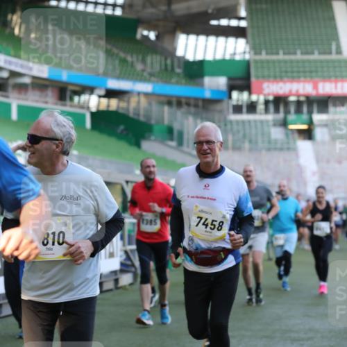06.10.2024 - 19. swb-Marathon Bremen Yannick Fuchs http://msf.ph/oto/7449226 06.10.2024 10:30:56 Laufen im Stadion 7029, 7046, 7053, 7089, 7144, 7213, 7250, 7261, 7302, 7362, 7458, 7698, 7785, 7947, 8023, 8036, 8058, 8245, 8268, 8392, 8433, 8437, 8469, 8512, 8520, 8521, 8553, 8586, 8622, 8633, 8634, 8646, 8674, 8717, 8802, 8810, 8892, 8898, 8931, 8960, 8985, 9012, 9035, 9075, 9081, 9119 meine-sportfotos.de
