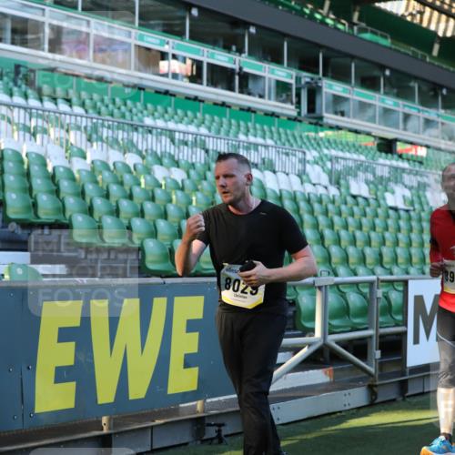 06.10.2024 - 19. swb-Marathon Bremen Yannick Fuchs http://msf.ph/oto/7449233 06.10.2024 10:30:59 Laufen im Stadion 7029, 7044, 7046, 7053, 7089, 7144, 7213, 7250, 7261, 7302, 7362, 7458, 7785, 7947, 8023, 8036, 8058, 8245, 8268, 8274, 8392, 8433, 8437, 8469, 8512, 8520, 8521, 8538, 8553, 8586, 8622, 8633, 8634, 8646, 8674, 8717, 8810, 8883, 8892, 8898, 8931, 8960, 8985, 9012, 9035, 9075, 9119 meine-sportfotos.de