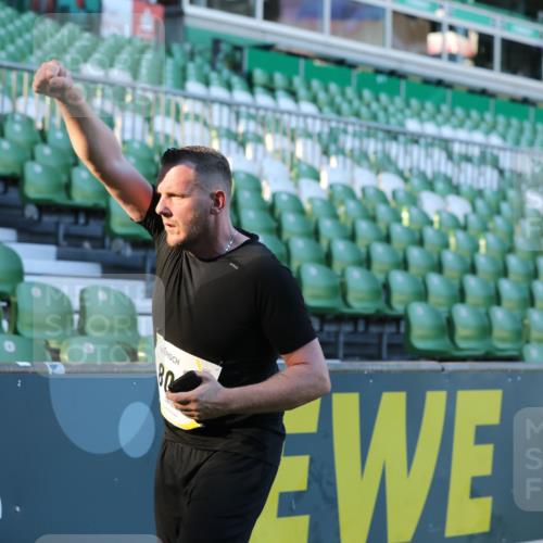 06.10.2024 - 19. swb-Marathon Bremen Yannick Fuchs http://msf.ph/oto/7449238 06.10.2024 10:31:00 Laufen im Stadion 7029, 7044, 7046, 7053, 7089, 7144, 7213, 7250, 7261, 7302, 7362, 7458, 7785, 7947, 8023, 8036, 8058, 8245, 8268, 8274, 8392, 8433, 8437, 8469, 8512, 8520, 8521, 8538, 8553, 8586, 8622, 8633, 8634, 8646, 8674, 8717, 8810, 8823, 8883, 8892, 8931, 8960, 8985, 9012, 9035, 9075, 9119 meine-sportfotos.de