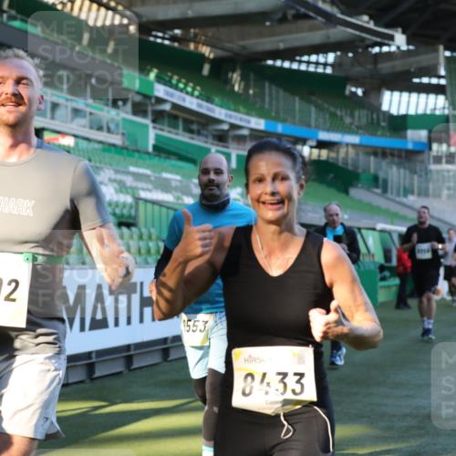 06.10.2024 - 19. swb-Marathon Bremen Yannick Fuchs http://msf.ph/oto/7449246 06.10.2024 10:31:02 Laufen im Stadion 7004, 7029, 7044, 7046, 7053, 7089, 7144, 7213, 7250, 7261, 7302, 7362, 7458, 7659, 7785, 7947, 8023, 8058, 8245, 8268, 8274, 8388, 8392, 8433, 8437, 8469, 8512, 8520, 8521, 8538, 8553, 8586, 8605, 8622, 8633, 8634, 8646, 8674, 8717, 8810, 8823, 8883, 8892, 8931, 8958, 8960, 8985, 9012, 9035, 9075, 9119, 9131 meine-sportfotos.de