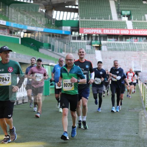 06.10.2024 - 19. swb-Marathon Bremen Yannick Fuchs http://msf.ph/oto/7449267 06.10.2024 10:31:07 Laufen im Stadion 7004, 7044, 7046, 7089, 7213, 7250, 7261, 7362, 7458, 7659, 7730, 7785, 7806, 7947, 7990, 8014, 8023, 8058, 8245, 8267, 8268, 8274, 8346, 8388, 8392, 8433, 8437, 8512, 8520, 8521, 8538, 8553, 8586, 8605, 8622, 8633, 8634, 8646, 8674, 8717, 8810, 8823, 8883, 8892, 8931, 8958, 8960, 8985, 9012, 9035, 9075, 9119, 9131 meine-sportfotos.de
