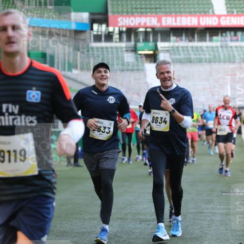 06.10.2024 - 19. swb-Marathon Bremen Yannick Fuchs http://msf.ph/oto/7449273 06.10.2024 10:31:09 Laufen im Stadion 7004, 7044, 7046, 7089, 7213, 7250, 7261, 7362, 7458, 7546, 7659, 7730, 7785, 7806, 7947, 7990, 8014, 8023, 8058, 8245, 8267, 8268, 8274, 8346, 8388, 8392, 8433, 8437, 8512, 8520, 8521, 8538, 8553, 8586, 8605, 8622, 8633, 8634, 8646, 8674, 8677, 8717, 8776, 8810, 8823, 8883, 8892, 8958, 8960, 8985, 9012, 9035, 9075, 9119, 9131 meine-sportfotos.de
