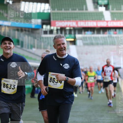 06.10.2024 - 19. swb-Marathon Bremen Yannick Fuchs http://msf.ph/oto/7449281 06.10.2024 10:31:11 Laufen im Stadion 7004, 7044, 7046, 7089, 7213, 7250, 7261, 7362, 7458, 7546, 7659, 7730, 7785, 7806, 7947, 7990, 8014, 8023, 8058, 8245, 8267, 8268, 8274, 8346, 8388, 8392, 8433, 8437, 8512, 8520, 8521, 8538, 8553, 8586, 8605, 8622, 8633, 8634, 8646, 8674, 8677, 8717, 8776, 8810, 8823, 8883, 8892, 8958, 8960, 8985, 8998, 9012, 9035, 9037, 9075, 9119, 9131 meine-sportfotos.de