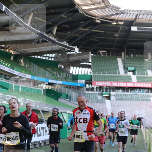 06.10.2024 - 19. swb-Marathon Bremen Yannick Fuchs http://msf.ph/oto/7449308 06.10.2024 10:31:17 Laufen im Stadion 7004, 7044, 7089, 7213, 7250, 7261, 7362, 7439, 7458, 7467, 7546, 7659, 7730, 7785, 7806, 7947, 7990, 8014, 8023, 8058, 8237, 8245, 8267, 8268, 8274, 8346, 8388, 8392, 8433, 8437, 8512, 8520, 8521, 8538, 8553, 8586, 8605, 8614, 8633, 8634, 8646, 8674, 8676, 8677, 8710, 8717, 8761, 8776, 8807, 8810, 8823, 8883, 8892, 8958, 8985, 8998, 9012, 9035, 9037, 9075, 9119, 9131 meine-sportfotos.de