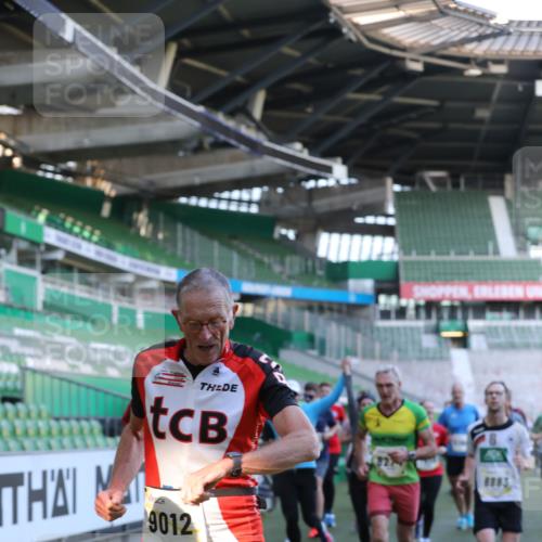 06.10.2024 - 19. swb-Marathon Bremen Yannick Fuchs http://msf.ph/oto/7449312 06.10.2024 10:31:18 Laufen im Stadion 7004, 7044, 7089, 7213, 7250, 7261, 7362, 7439, 7458, 7467, 7546, 7659, 7730, 7785, 7806, 7947, 7990, 8014, 8023, 8040, 8058, 8237, 8245, 8267, 8268, 8274, 8346, 8388, 8392, 8433, 8437, 8512, 8520, 8521, 8538, 8553, 8586, 8605, 8614, 8624, 8633, 8634, 8646, 8674, 8676, 8677, 8710, 8717, 8761, 8776, 8807, 8810, 8823, 8883, 8892, 8958, 8985, 8998, 9012, 9035, 9037, 9075, 9119, 9131 meine-sportfotos.de