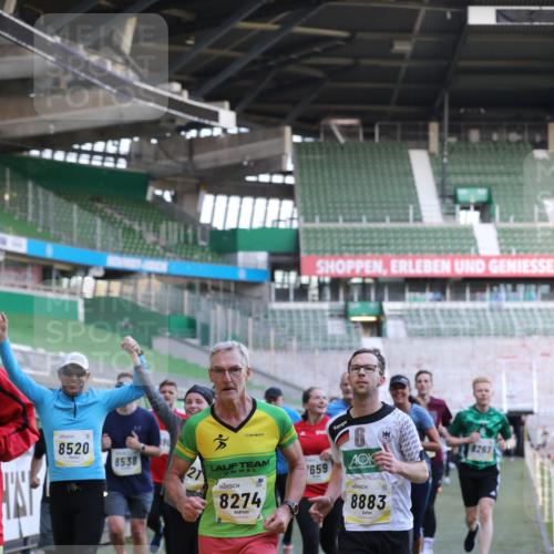 06.10.2024 - 19. swb-Marathon Bremen Yannick Fuchs http://msf.ph/oto/7449315 06.10.2024 10:31:19 Laufen im Stadion 7004, 7044, 7089, 7213, 7250, 7261, 7362, 7439, 7458, 7467, 7546, 7659, 7730, 7785, 7806, 7947, 7990, 8014, 8040, 8058, 8237, 8267, 8268, 8274, 8346, 8388, 8392, 8433, 8437, 8512, 8520, 8521, 8538, 8553, 8586, 8605, 8614, 8624, 8633, 8634, 8646, 8674, 8676, 8677, 8710, 8717, 8761, 8776, 8807, 8810, 8823, 8883, 8892, 8958, 8985, 8998, 9012, 9037, 9075, 9119, 9131 meine-sportfotos.de