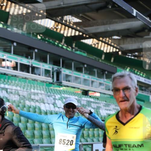 06.10.2024 - 19. swb-Marathon Bremen Yannick Fuchs http://msf.ph/oto/7449321 06.10.2024 10:31:21 Laufen im Stadion 7004, 7044, 7213, 7250, 7362, 7439, 7458, 7467, 7546, 7659, 7730, 7785, 7806, 7947, 7990, 8014, 8040, 8058, 8237, 8267, 8268, 8274, 8346, 8388, 8392, 8433, 8437, 8459, 8512, 8520, 8521, 8538, 8553, 8586, 8605, 8614, 8624, 8633, 8634, 8646, 8674, 8676, 8677, 8710, 8717, 8761, 8776, 8807, 8823, 8883, 8892, 8958, 8971, 8998, 9012, 9037, 9075, 9119, 9131 meine-sportfotos.de
