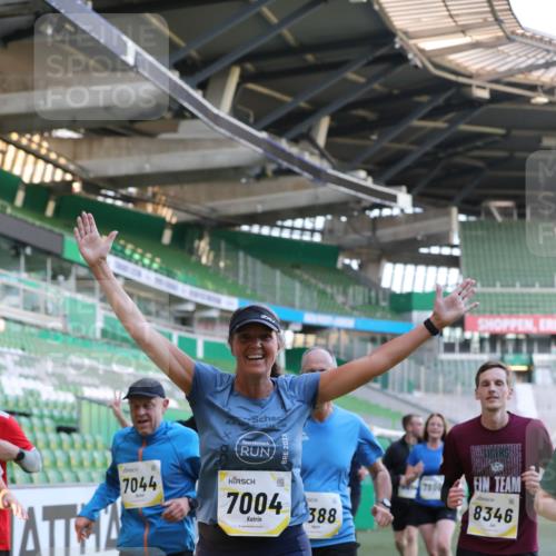 06.10.2024 - 19. swb-Marathon Bremen Yannick Fuchs http://msf.ph/oto/7449329 06.10.2024 10:31:23 Laufen im Stadion 7004, 7044, 7250, 7362, 7439, 7458, 7467, 7546, 7659, 7730, 7785, 7806, 7947, 7990, 8014, 8040, 8058, 8237, 8267, 8268, 8274, 8346, 8388, 8392, 8433, 8437, 8459, 8512, 8520, 8521, 8538, 8553, 8586, 8605, 8614, 8624, 8633, 8634, 8646, 8674, 8676, 8677, 8710, 8717, 8761, 8776, 8807, 8823, 8883, 8892, 8958, 8971, 8998, 9012, 9037, 9075, 9119, 9131 meine-sportfotos.de