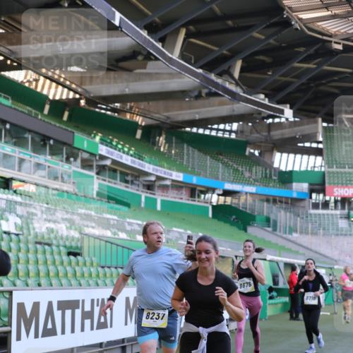 06.10.2024 - 19. swb-Marathon Bremen Yannick Fuchs http://msf.ph/oto/7449361 06.10.2024 10:31:31 Laufen im Stadion 7004, 7005, 7044, 7225, 7233, 7250, 7362, 7439, 7467, 7486, 7545, 7546, 7575, 7659, 7730, 7785, 7806, 7847, 7947, 7990, 8013, 8014, 8040, 8123, 8237, 8267, 8268, 8274, 8304, 8305, 8346, 8388, 8416, 8459, 8512, 8520, 8521, 8538, 8586, 8605, 8614, 8624, 8633, 8634, 8646, 8676, 8677, 8710, 8717, 8761, 8776, 8807, 8823, 8883, 8958, 8971, 8998, 9012, 9037, 9050, 9067, 9075, 9119, 9131 meine-sportfotos.de