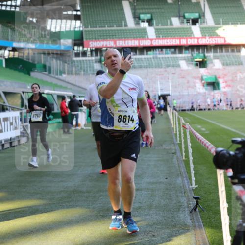 06.10.2024 - 19. swb-Marathon Bremen Yannick Fuchs http://msf.ph/oto/7449364 06.10.2024 10:31:32 Laufen im Stadion 7004, 7005, 7044, 7225, 7233, 7250, 7362, 7439, 7467, 7486, 7545, 7546, 7575, 7659, 7730, 7762, 7785, 7806, 7847, 7990, 8013, 8014, 8040, 8123, 8237, 8267, 8268, 8274, 8304, 8305, 8346, 8388, 8416, 8459, 8512, 8520, 8521, 8538, 8586, 8605, 8614, 8624, 8633, 8634, 8646, 8676, 8677, 8710, 8717, 8761, 8776, 8807, 8823, 8883, 8958, 8971, 8998, 9012, 9037, 9050, 9067, 9075, 9119, 9131 meine-sportfotos.de