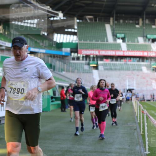 06.10.2024 - 19. swb-Marathon Bremen Yannick Fuchs http://msf.ph/oto/7449376 06.10.2024 10:31:35 Laufen im Stadion 7004, 7005, 7044, 7225, 7233, 7250, 7362, 7380, 7439, 7467, 7486, 7545, 7546, 7575, 7628, 7659, 7730, 7762, 7785, 7794, 7806, 7847, 7872, 7990, 8013, 8014, 8040, 8123, 8233, 8237, 8267, 8268, 8274, 8304, 8305, 8346, 8388, 8416, 8459, 8512, 8520, 8521, 8538, 8557, 8605, 8614, 8624, 8634, 8646, 8676, 8677, 8710, 8761, 8776, 8807, 8823, 8883, 8958, 8971, 8998, 9012, 9037, 9050, 9067, 9119, 9131 meine-sportfotos.de