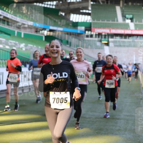 06.10.2024 - 19. swb-Marathon Bremen Yannick Fuchs http://msf.ph/oto/7449410 06.10.2024 10:31:45 Laufen im Stadion 7004, 7005, 7007, 7055, 7090, 7225, 7233, 7380, 7386, 7439, 7467, 7474, 7486, 7545, 7546, 7575, 7628, 7659, 7730, 7762, 7782, 7794, 7806, 7847, 7850, 7872, 7974, 7990, 8013, 8014, 8040, 8052, 8123, 8233, 8237, 8267, 8304, 8305, 8346, 8388, 8413, 8416, 8418, 8459, 8557, 8605, 8614, 8624, 8676, 8677, 8710, 8744, 8757, 8761, 8769, 8776, 8807, 8823, 8958, 8971, 8998, 9037, 9050, 9067, 9131 meine-sportfotos.de