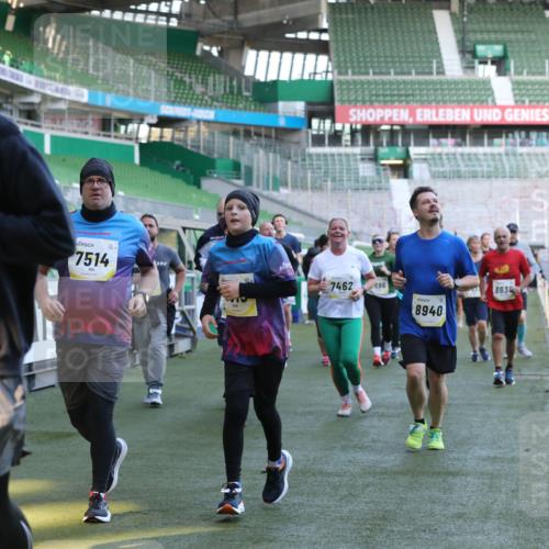 06.10.2024 - 19. swb-Marathon Bremen Yannick Fuchs http://msf.ph/oto/7449413 06.10.2024 10:35:58 Laufen im Stadion 7018, 7020, 7101, 7102, 7167, 7182, 7341, 7353, 7391, 7393, 7428, 7460, 7462, 7514, 7515, 7522, 7573, 7609, 7610, 7639, 7667, 7686, 7694, 7724, 7878, 7904, 7907, 7937, 7945, 7967, 7969, 7977, 8096, 8121, 8131, 8191, 8212, 8265, 8273, 8367, 8379, 8401, 8421, 8425, 8462, 8483, 8486, 8530, 8562, 8582, 8595, 8638, 8668, 8675, 8685, 8704, 8787, 8818, 8837, 8914, 8920, 8940, 8941, 8952, 8957, 9017, 9029, 9128, 9666 meine-sportfotos.de