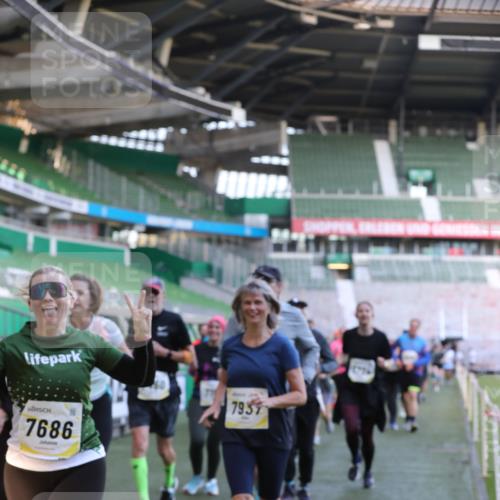 06.10.2024 - 19. swb-Marathon Bremen Yannick Fuchs http://msf.ph/oto/7449453 06.10.2024 10:36:05 Laufen im Stadion 7018, 7020, 7051, 7101, 7102, 7167, 7182, 7391, 7393, 7434, 7460, 7462, 7514, 7515, 7522, 7573, 7609, 7610, 7639, 7667, 7686, 7694, 7724, 7878, 7907, 7937, 7939, 7945, 7951, 7969, 7977, 8096, 8102, 8131, 8212, 8253, 8254, 8265, 8273, 8367, 8379, 8401, 8425, 8462, 8483, 8486, 8530, 8545, 8562, 8582, 8638, 8668, 8675, 8685, 8704, 8737, 8787, 8818, 8837, 8914, 8920, 8940, 8941, 8957, 9017, 9020, 9042, 9043, 9128, 9666 meine-sportfotos.de