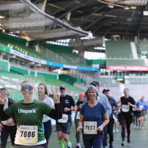 06.10.2024 - 19. swb-Marathon Bremen Yannick Fuchs http://msf.ph/oto/7449455 06.10.2024 10:36:05 Laufen im Stadion 7018, 7020, 7051, 7101, 7102, 7167, 7182, 7391, 7393, 7434, 7460, 7462, 7514, 7515, 7522, 7573, 7609, 7610, 7639, 7667, 7686, 7694, 7724, 7878, 7907, 7937, 7939, 7945, 7951, 7969, 7977, 8096, 8102, 8131, 8212, 8253, 8254, 8265, 8273, 8367, 8379, 8401, 8425, 8462, 8483, 8486, 8530, 8545, 8562, 8582, 8638, 8668, 8675, 8685, 8704, 8737, 8787, 8818, 8837, 8914, 8920, 8940, 8941, 8957, 9017, 9020, 9042, 9043, 9128, 9666 meine-sportfotos.de