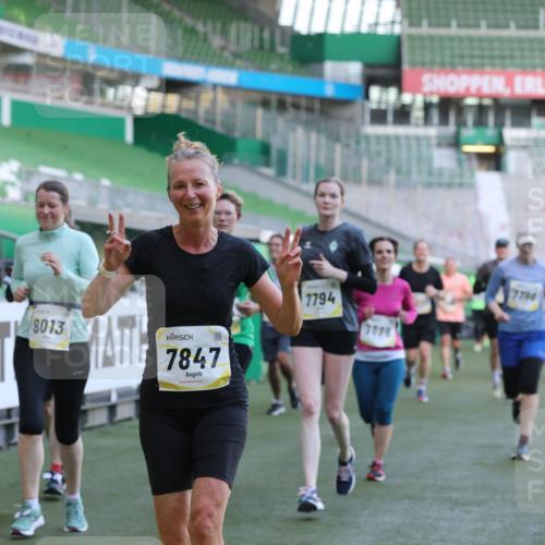 06.10.2024 - 19. swb-Marathon Bremen Yannick Fuchs http://msf.ph/oto/7449456 06.10.2024 10:31:51 Laufen im Stadion 7005, 7007, 7055, 7090, 7225, 7233, 7379, 7380, 7386, 7439, 7467, 7469, 7474, 7486, 7493, 7545, 7546, 7575, 7600, 7628, 7637, 7689, 7750, 7762, 7782, 7794, 7847, 7850, 7872, 7894, 7974, 8013, 8014, 8040, 8052, 8061, 8123, 8132, 8233, 8237, 8276, 8304, 8305, 8413, 8416, 8418, 8459, 8557, 8576, 8584, 8614, 8624, 8676, 8677, 8710, 8744, 8757, 8761, 8769, 8776, 8807, 8826, 8874, 8971, 8998, 9037, 9050, 9067 meine-sportfotos.de