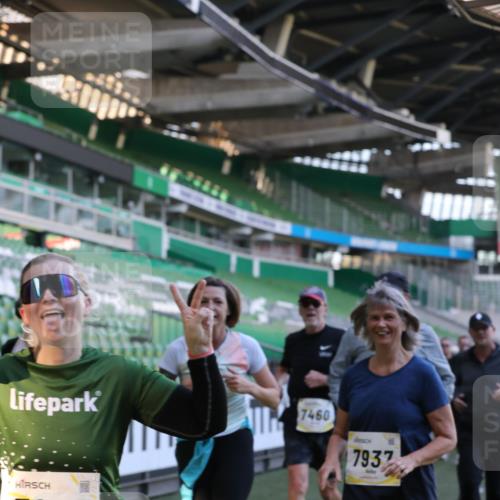 06.10.2024 - 19. swb-Marathon Bremen Yannick Fuchs http://msf.ph/oto/7449459 06.10.2024 10:36:06 Laufen im Stadion 7018, 7020, 7051, 7101, 7102, 7167, 7182, 7391, 7393, 7434, 7460, 7462, 7514, 7515, 7522, 7573, 7609, 7610, 7639, 7667, 7686, 7694, 7724, 7769, 7878, 7907, 7937, 7939, 7945, 7951, 7969, 7977, 8096, 8102, 8125, 8131, 8212, 8253, 8254, 8265, 8273, 8367, 8379, 8401, 8425, 8462, 8483, 8486, 8530, 8545, 8562, 8582, 8638, 8668, 8675, 8685, 8704, 8737, 8787, 8818, 8837, 8914, 8920, 8940, 8941, 8957, 9017, 9020, 9042, 9043, 9128, 9666 meine-sportfotos.de