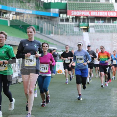 06.10.2024 - 19. swb-Marathon Bremen Yannick Fuchs http://msf.ph/oto/7449471 06.10.2024 10:31:53 Laufen im Stadion 7005, 7007, 7055, 7090, 7225, 7233, 7379, 7380, 7386, 7439, 7467, 7469, 7474, 7486, 7493, 7545, 7546, 7575, 7600, 7628, 7637, 7689, 7750, 7762, 7782, 7794, 7847, 7850, 7872, 7894, 7974, 8013, 8040, 8052, 8061, 8123, 8132, 8233, 8237, 8276, 8304, 8305, 8324, 8413, 8416, 8418, 8459, 8557, 8576, 8584, 8614, 8624, 8676, 8677, 8710, 8744, 8757, 8761, 8769, 8772, 8776, 8790, 8807, 8826, 8874, 8971, 8998, 9037, 9050, 9067 meine-sportfotos.de
