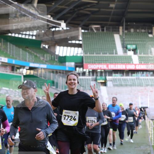 06.10.2024 - 19. swb-Marathon Bremen Yannick Fuchs http://msf.ph/oto/7449472 06.10.2024 10:36:08 Laufen im Stadion 7018, 7020, 7051, 7101, 7102, 7167, 7182, 7391, 7393, 7434, 7460, 7462, 7514, 7515, 7522, 7573, 7609, 7610, 7639, 7667, 7686, 7694, 7724, 7769, 7878, 7907, 7937, 7939, 7944, 7945, 7951, 7969, 7977, 8096, 8102, 8116, 8125, 8131, 8212, 8253, 8254, 8265, 8273, 8367, 8379, 8401, 8425, 8462, 8483, 8486, 8530, 8545, 8562, 8582, 8638, 8668, 8675, 8685, 8704, 8737, 8787, 8818, 8837, 8914, 8920, 8940, 8941, 8957, 9017, 9020, 9042, 9043, 9128, 9666 meine-sportfotos.de