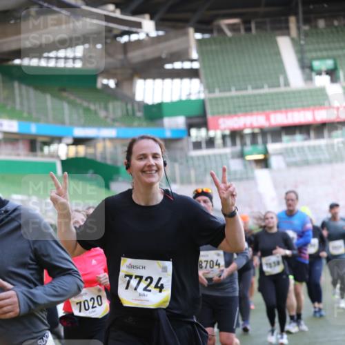 06.10.2024 - 19. swb-Marathon Bremen Yannick Fuchs http://msf.ph/oto/7449477 06.10.2024 10:36:08 Laufen im Stadion 7018, 7020, 7051, 7101, 7102, 7167, 7182, 7391, 7393, 7434, 7460, 7462, 7514, 7515, 7522, 7573, 7609, 7610, 7639, 7667, 7686, 7694, 7724, 7769, 7878, 7907, 7937, 7939, 7944, 7945, 7951, 7969, 7977, 8096, 8102, 8116, 8125, 8131, 8212, 8253, 8254, 8265, 8273, 8367, 8379, 8401, 8425, 8462, 8483, 8486, 8530, 8545, 8562, 8582, 8638, 8668, 8675, 8685, 8704, 8737, 8787, 8818, 8837, 8914, 8920, 8940, 8941, 8957, 9017, 9020, 9042, 9043, 9128, 9666 meine-sportfotos.de