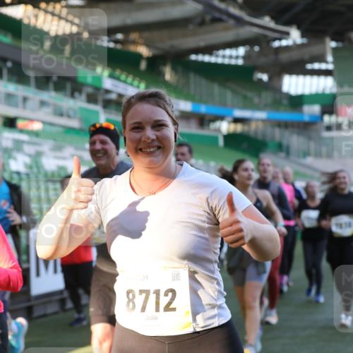 06.10.2024 - 19. swb-Marathon Bremen Yannick Fuchs http://msf.ph/oto/7449487 06.10.2024 10:36:10 Laufen im Stadion 7018, 7020, 7051, 7101, 7102, 7167, 7182, 7391, 7393, 7434, 7460, 7462, 7514, 7515, 7522, 7573, 7609, 7610, 7639, 7667, 7686, 7694, 7724, 7769, 7878, 7907, 7937, 7939, 7944, 7945, 7951, 7969, 7977, 8096, 8102, 8116, 8125, 8131, 8212, 8253, 8254, 8265, 8273, 8367, 8379, 8401, 8425, 8462, 8483, 8486, 8530, 8545, 8562, 8582, 8638, 8668, 8675, 8685, 8704, 8737, 8787, 8818, 8837, 8914, 8920, 8940, 8941, 8957, 9017, 9020, 9042, 9043, 9083, 9128, 9666 meine-sportfotos.de