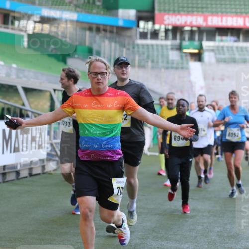 06.10.2024 - 19. swb-Marathon Bremen Yannick Fuchs http://msf.ph/oto/7449490 06.10.2024 10:31:57 Laufen im Stadion 7005, 7007, 7055, 7087, 7090, 7225, 7233, 7379, 7380, 7386, 7439, 7467, 7469, 7474, 7482, 7486, 7493, 7545, 7575, 7600, 7628, 7637, 7689, 7750, 7762, 7782, 7794, 7846, 7847, 7850, 7872, 7894, 7974, 8013, 8040, 8052, 8061, 8111, 8112, 8123, 8132, 8233, 8237, 8276, 8304, 8305, 8324, 8413, 8416, 8418, 8459, 8557, 8576, 8584, 8614, 8624, 8676, 8710, 8744, 8756, 8757, 8761, 8769, 8772, 8790, 8807, 8826, 8868, 8874, 8971, 9050, 9067 meine-sportfotos.de