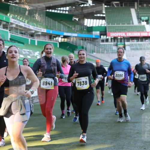 06.10.2024 - 19. swb-Marathon Bremen Yannick Fuchs http://msf.ph/oto/7449500 06.10.2024 10:36:12 Laufen im Stadion 7018, 7020, 7051, 7101, 7102, 7167, 7182, 7434, 7460, 7462, 7514, 7515, 7522, 7529, 7573, 7609, 7610, 7639, 7667, 7686, 7694, 7724, 7769, 7878, 7907, 7937, 7939, 7944, 7945, 7951, 7969, 7977, 8096, 8102, 8116, 8125, 8131, 8212, 8253, 8254, 8265, 8273, 8367, 8379, 8401, 8425, 8462, 8483, 8486, 8530, 8545, 8562, 8582, 8638, 8668, 8675, 8685, 8704, 8737, 8787, 8818, 8837, 8914, 8920, 8940, 8941, 8957, 9017, 9020, 9042, 9043, 9083, 9128, 9666 meine-sportfotos.de