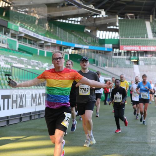 06.10.2024 - 19. swb-Marathon Bremen Yannick Fuchs http://msf.ph/oto/7449505 06.10.2024 10:31:58 Laufen im Stadion 7005, 7007, 7055, 7087, 7090, 7225, 7233, 7379, 7380, 7386, 7415, 7439, 7467, 7469, 7474, 7482, 7486, 7493, 7545, 7575, 7600, 7628, 7637, 7689, 7750, 7762, 7782, 7794, 7846, 7847, 7850, 7872, 7894, 7974, 8013, 8040, 8052, 8061, 8111, 8112, 8123, 8132, 8233, 8276, 8304, 8305, 8324, 8413, 8416, 8418, 8459, 8557, 8576, 8584, 8614, 8624, 8676, 8710, 8744, 8756, 8757, 8761, 8769, 8772, 8790, 8807, 8826, 8868, 8874, 8971, 9050, 9067 meine-sportfotos.de