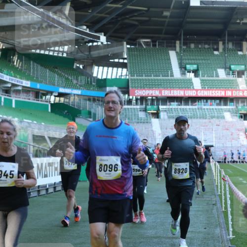06.10.2024 - 19. swb-Marathon Bremen Yannick Fuchs http://msf.ph/oto/7449512 06.10.2024 10:36:14 Laufen im Stadion 7018, 7020, 7051, 7101, 7102, 7167, 7182, 7434, 7460, 7462, 7514, 7515, 7522, 7529, 7547, 7573, 7609, 7610, 7639, 7667, 7686, 7694, 7724, 7769, 7878, 7907, 7937, 7939, 7944, 7945, 7951, 7969, 7977, 8081, 8084, 8096, 8102, 8116, 8125, 8131, 8212, 8253, 8254, 8265, 8367, 8379, 8401, 8425, 8462, 8483, 8486, 8530, 8545, 8562, 8582, 8638, 8668, 8675, 8685, 8704, 8737, 8787, 8818, 8914, 8920, 8940, 8941, 9017, 9020, 9042, 9043, 9083, 9128, 9666 meine-sportfotos.de