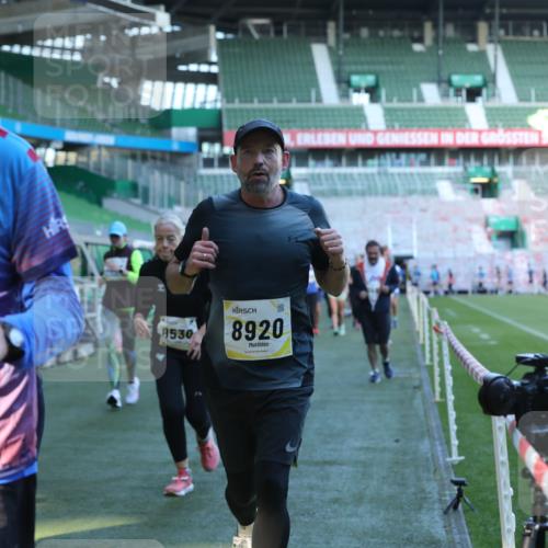 06.10.2024 - 19. swb-Marathon Bremen Yannick Fuchs http://msf.ph/oto/7449523 06.10.2024 10:36:15 Laufen im Stadion 7018, 7020, 7051, 7101, 7102, 7167, 7182, 7300, 7434, 7460, 7462, 7514, 7515, 7522, 7529, 7547, 7573, 7609, 7610, 7639, 7667, 7686, 7694, 7724, 7769, 7878, 7907, 7937, 7939, 7944, 7945, 7951, 7969, 7977, 8081, 8082, 8084, 8096, 8102, 8116, 8125, 8131, 8212, 8253, 8254, 8265, 8367, 8379, 8401, 8462, 8483, 8486, 8530, 8545, 8562, 8582, 8638, 8668, 8675, 8685, 8704, 8737, 8787, 8914, 8920, 8940, 8941, 9017, 9020, 9042, 9043, 9083, 9128 meine-sportfotos.de
