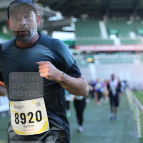 06.10.2024 - 19. swb-Marathon Bremen Yannick Fuchs http://msf.ph/oto/7449538 06.10.2024 10:36:16 Laufen im Stadion 7018, 7020, 7051, 7101, 7102, 7167, 7182, 7300, 7434, 7460, 7462, 7522, 7529, 7547, 7573, 7609, 7610, 7639, 7667, 7686, 7694, 7715, 7724, 7747, 7769, 7878, 7896, 7907, 7937, 7939, 7944, 7945, 7951, 7969, 7977, 8081, 8082, 8084, 8096, 8102, 8116, 8125, 8212, 8253, 8254, 8265, 8367, 8379, 8401, 8462, 8483, 8486, 8530, 8545, 8562, 8582, 8638, 8668, 8675, 8685, 8704, 8737, 8787, 8914, 8920, 8940, 8941, 9017, 9020, 9042, 9043, 9083, 9128 meine-sportfotos.de
