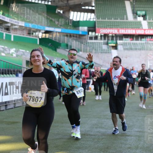 06.10.2024 - 19. swb-Marathon Bremen Yannick Fuchs http://msf.ph/oto/7449556 06.10.2024 10:36:19 Laufen im Stadion 7018, 7020, 7051, 7101, 7102, 7167, 7182, 7300, 7434, 7460, 7462, 7522, 7529, 7547, 7573, 7609, 7610, 7639, 7667, 7686, 7694, 7708, 7709, 7715, 7724, 7747, 7748, 7769, 7878, 7896, 7907, 7937, 7939, 7944, 7945, 7951, 7969, 7977, 8081, 8082, 8084, 8096, 8102, 8116, 8125, 8212, 8253, 8254, 8367, 8379, 8401, 8462, 8483, 8486, 8530, 8545, 8582, 8638, 8668, 8675, 8685, 8704, 8737, 8787, 8914, 8920, 8940, 8941, 9017, 9020, 9042, 9043, 9083 meine-sportfotos.de