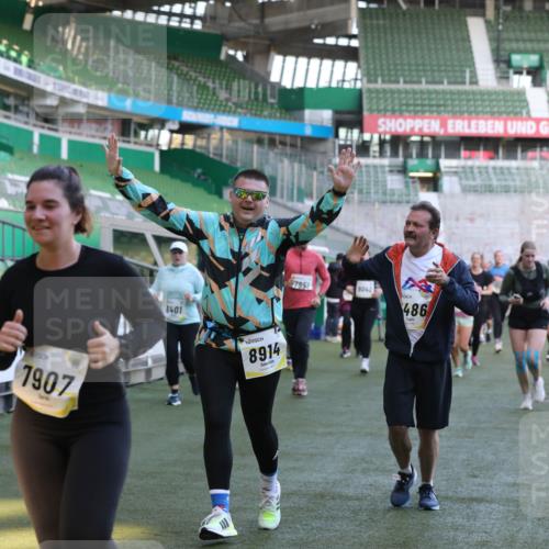 06.10.2024 - 19. swb-Marathon Bremen Yannick Fuchs http://msf.ph/oto/7449561 06.10.2024 10:36:19 Laufen im Stadion 7018, 7020, 7051, 7101, 7102, 7167, 7182, 7300, 7434, 7460, 7462, 7522, 7529, 7547, 7573, 7609, 7610, 7639, 7667, 7686, 7694, 7708, 7709, 7715, 7724, 7747, 7748, 7769, 7878, 7896, 7907, 7937, 7939, 7944, 7945, 7951, 7969, 7977, 8081, 8082, 8084, 8096, 8102, 8116, 8125, 8212, 8253, 8254, 8367, 8379, 8401, 8462, 8483, 8486, 8530, 8545, 8582, 8638, 8668, 8675, 8685, 8704, 8737, 8787, 8914, 8920, 8940, 8941, 9017, 9020, 9042, 9043, 9083 meine-sportfotos.de