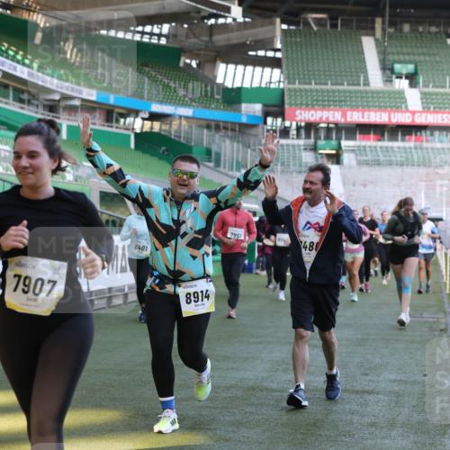 06.10.2024 - 19. swb-Marathon Bremen Yannick Fuchs http://msf.ph/oto/7449563 06.10.2024 10:36:19 Laufen im Stadion 7018, 7020, 7051, 7101, 7102, 7167, 7182, 7300, 7434, 7460, 7462, 7522, 7529, 7547, 7573, 7609, 7610, 7639, 7667, 7686, 7694, 7708, 7709, 7715, 7724, 7747, 7748, 7769, 7878, 7896, 7907, 7937, 7939, 7944, 7945, 7951, 7969, 7977, 8081, 8082, 8084, 8096, 8102, 8116, 8125, 8212, 8253, 8254, 8367, 8379, 8401, 8462, 8483, 8486, 8530, 8545, 8582, 8638, 8668, 8675, 8685, 8704, 8737, 8787, 8914, 8920, 8940, 8941, 9017, 9020, 9042, 9043, 9083 meine-sportfotos.de